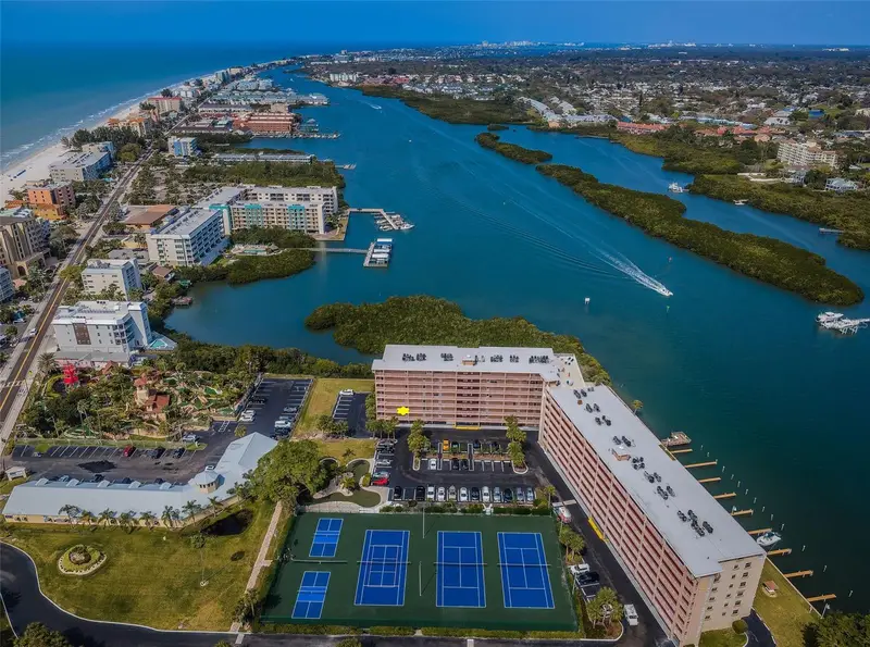 19451 Gulf Blvd #301, FL