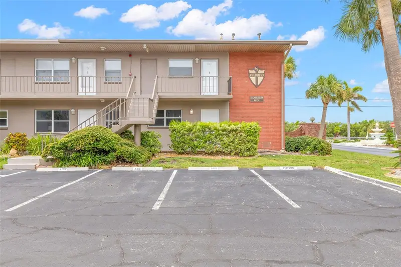 2 Causeway Blvd #101, FL
