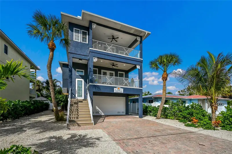 159 Crescent Dr, FL