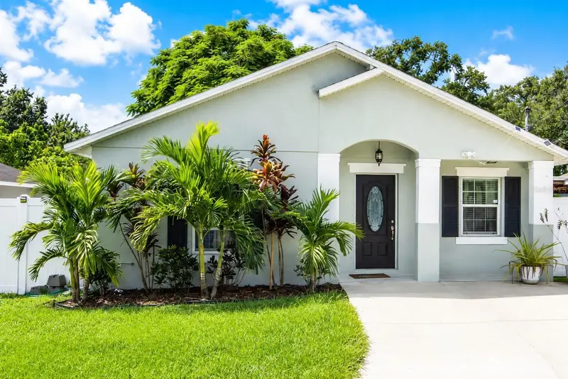 811 Hoffman Blvd, FL