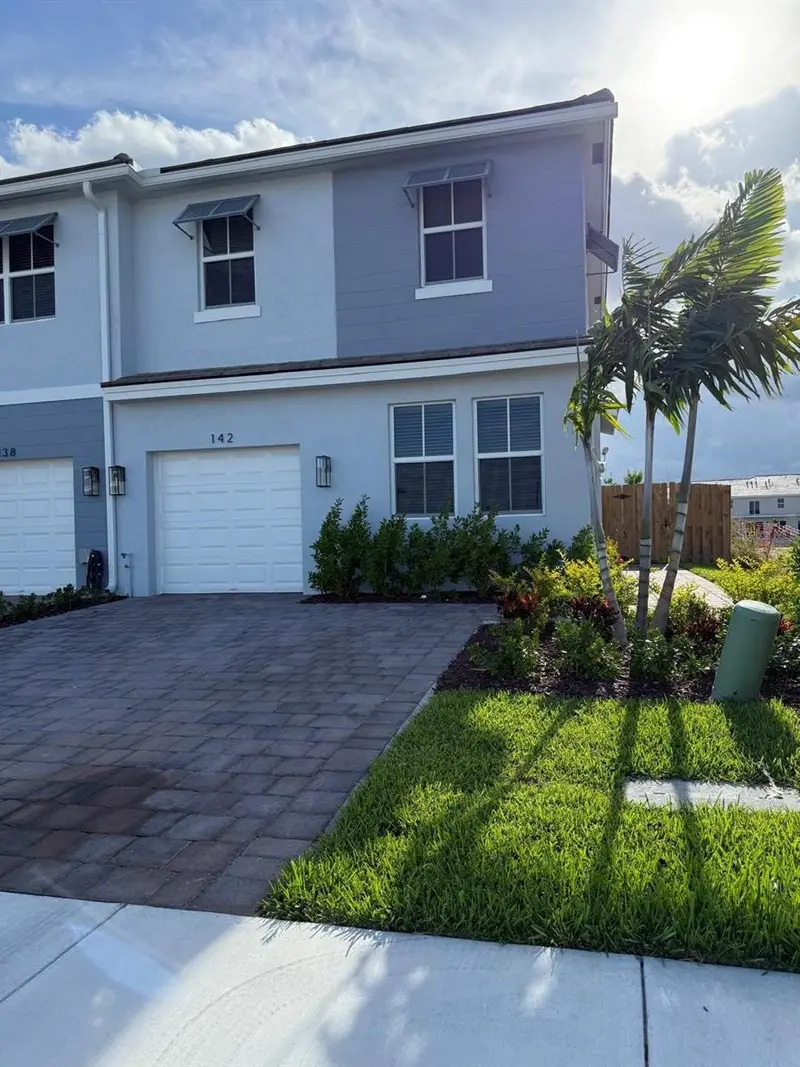 142 Ne 14th Ter, FL