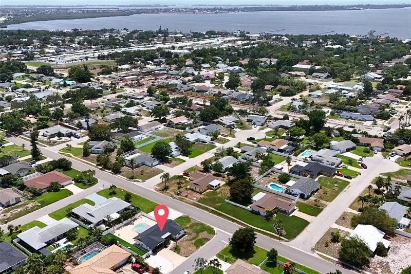 7221 15th Avenue Drive W, FL