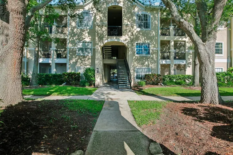 5174 Northridge Rd #104, FL