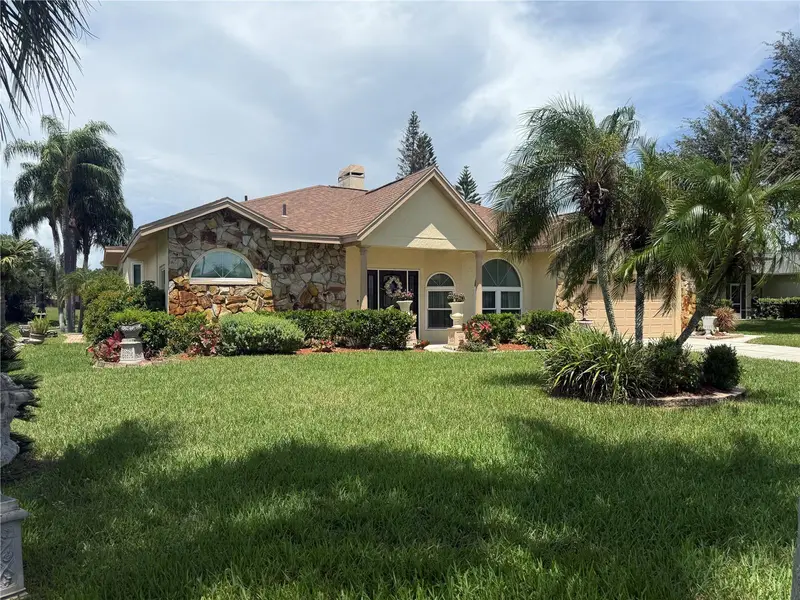 23427 Pine Lake St, FL