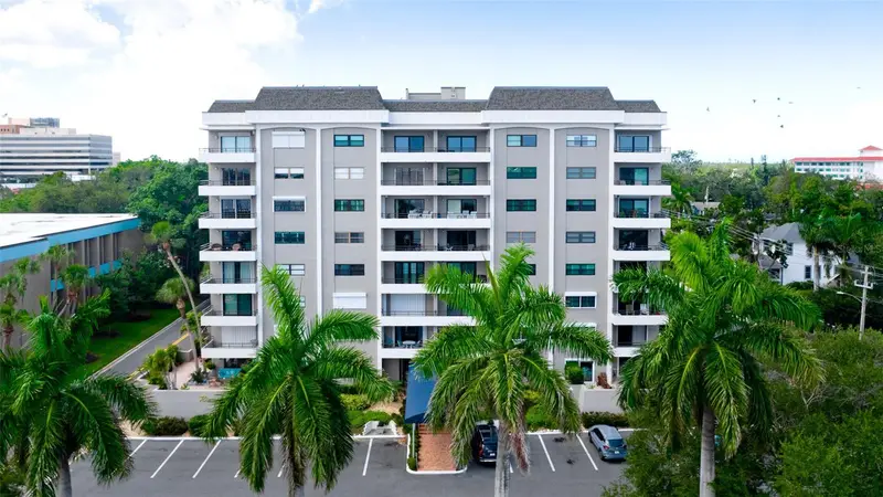 1400 1st Ave W #206, FL