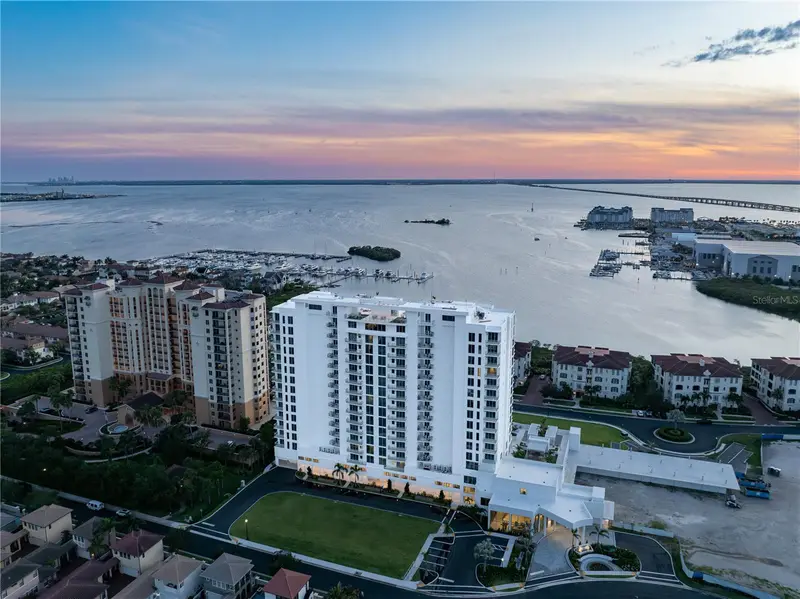 5713 Bowen Daniel Dr #402, FL