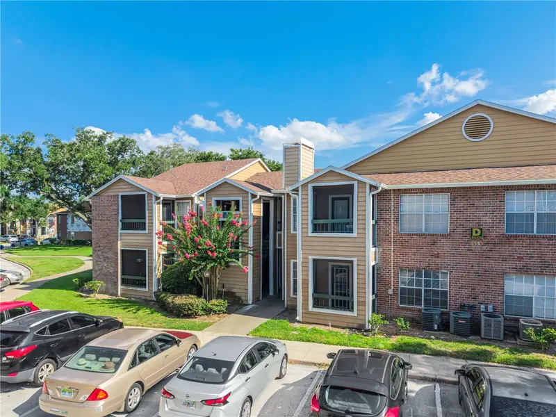 5530 Chrishire Way #D109, FL