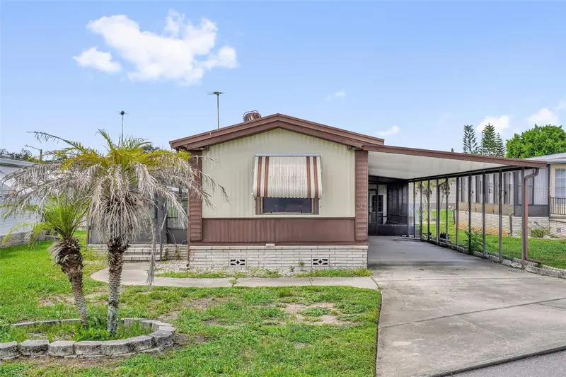 242 Candlewood Dr, FL