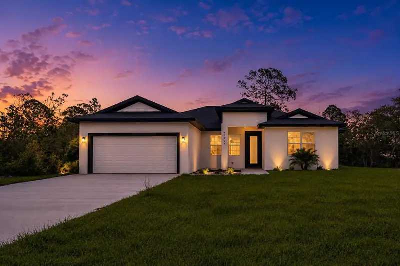 551 Dowling Cir, FL
