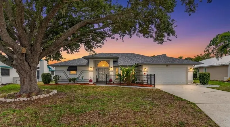 3316 46th Plz E, FL