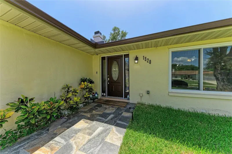 1520 Sunnyhills Dr, FL