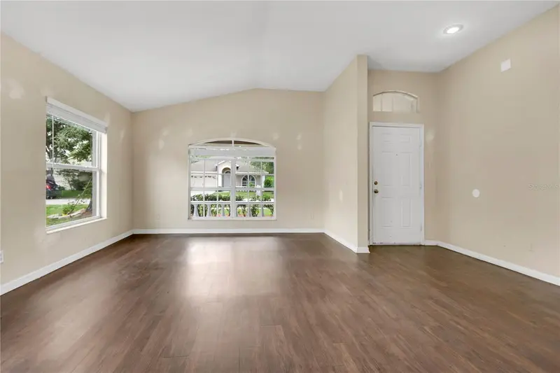 1422 Lake Shore Ranch Dr, FL