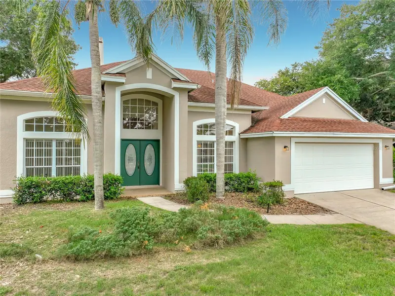635 Long Lake Dr, FL
