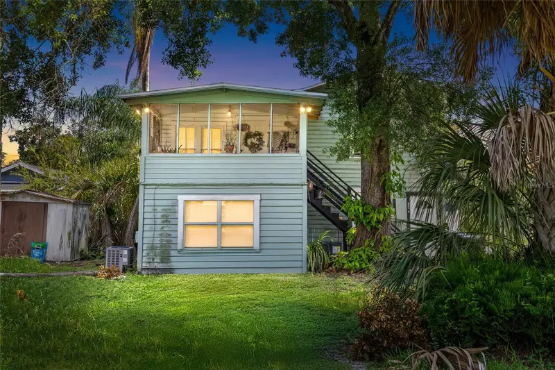 128 W North St, FL