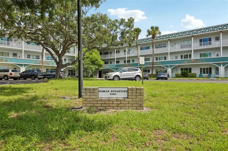 2380 World Parkway Blvd #40, FL