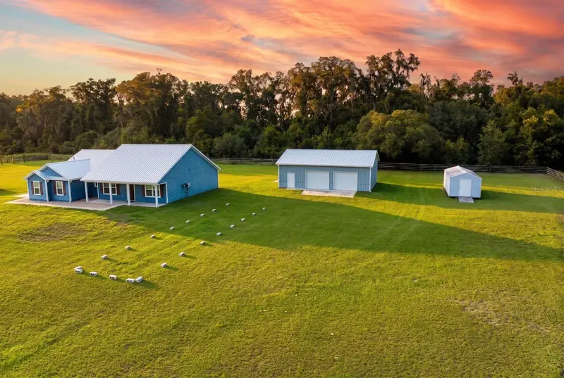 249 Sw Pleasant Hill Glen, FL