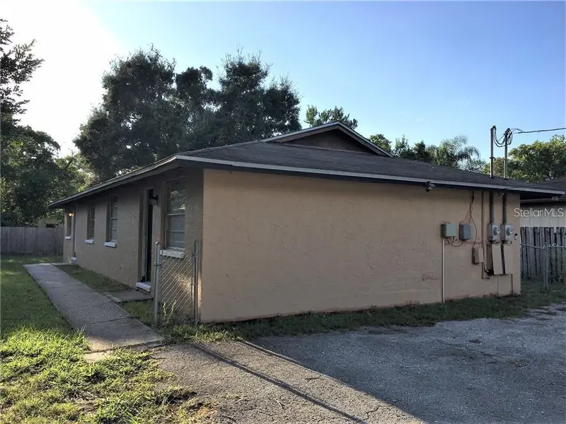 8306 N 17th St, FL