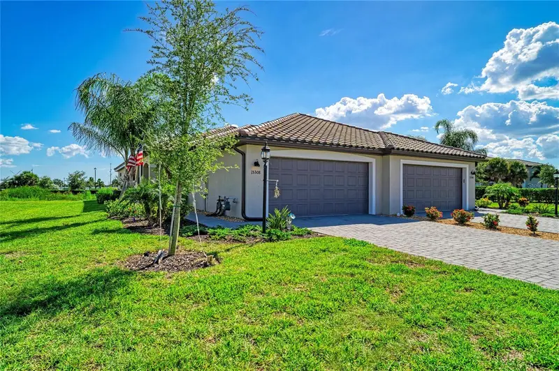 15308 Sunny Day Dr, FL