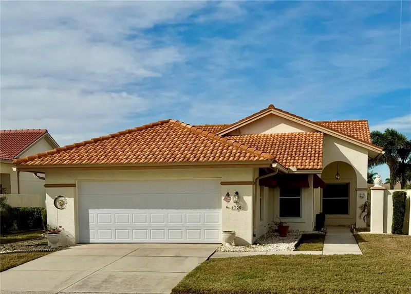 4720 Peridia Blvd E, FL