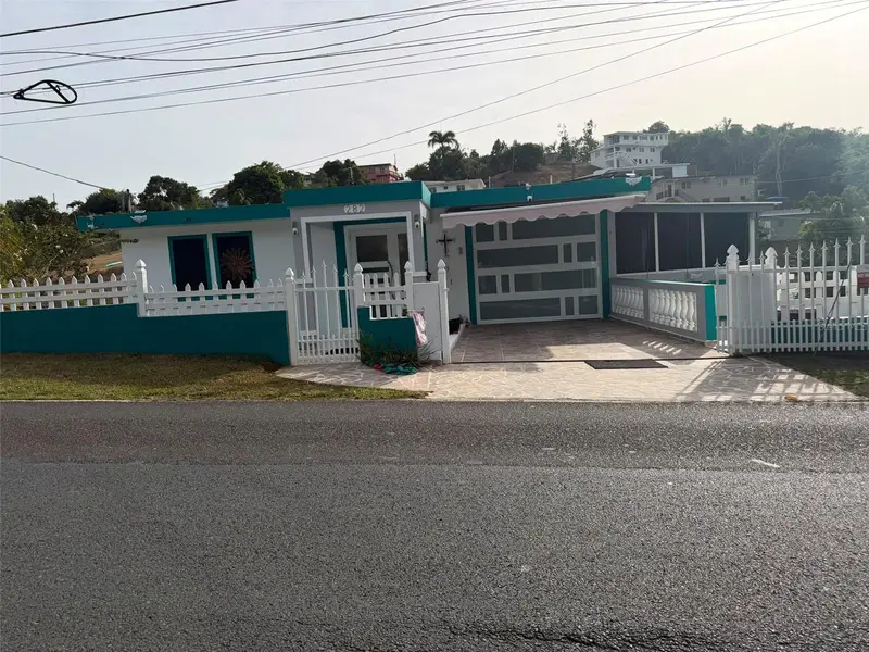 282 Ave. Felix Rios, PR