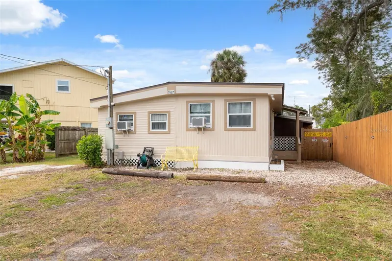 5527 Darlene St, FL