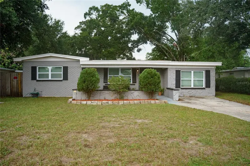 10906 N Lantana Ave, FL