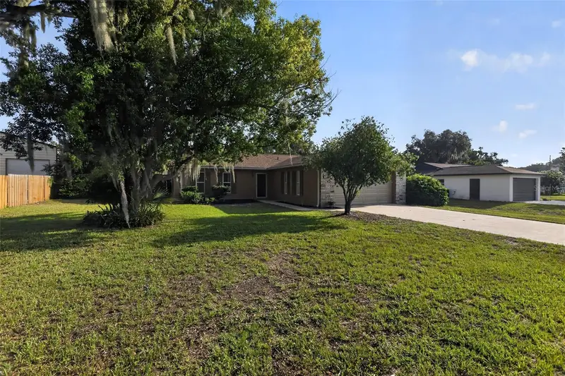 13635 Berkshire Ct, FL