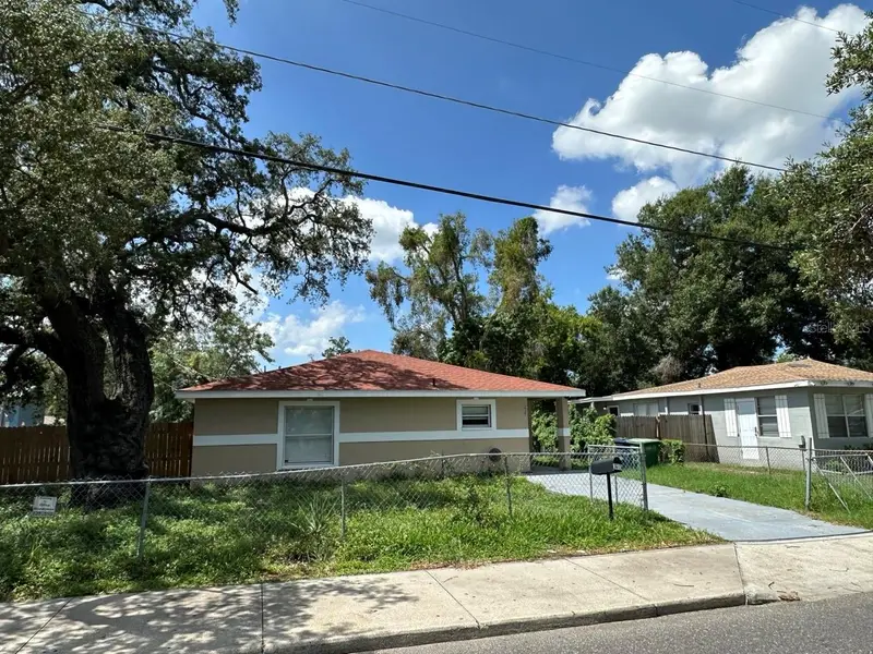 3613 E Chelsea St, FL