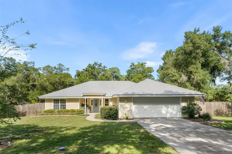 646 Ne 2nd St, FL