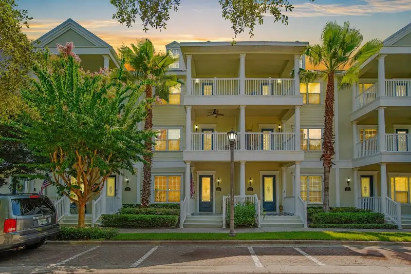 227 Mcleods Way, FL