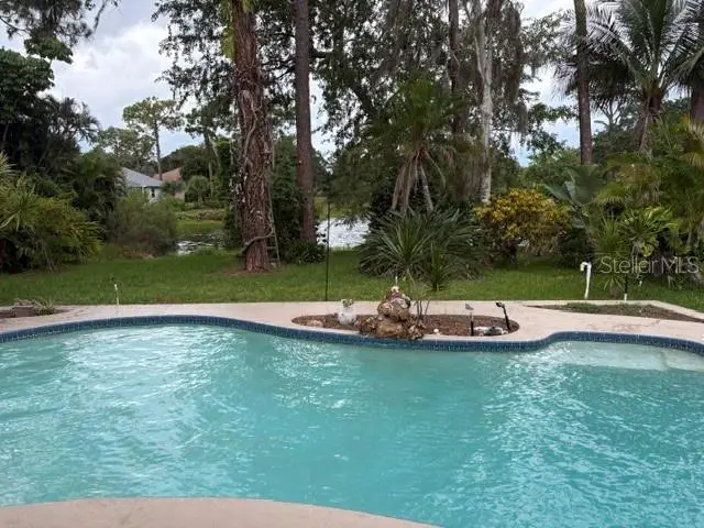 8338 Shadow Pine Way, FL