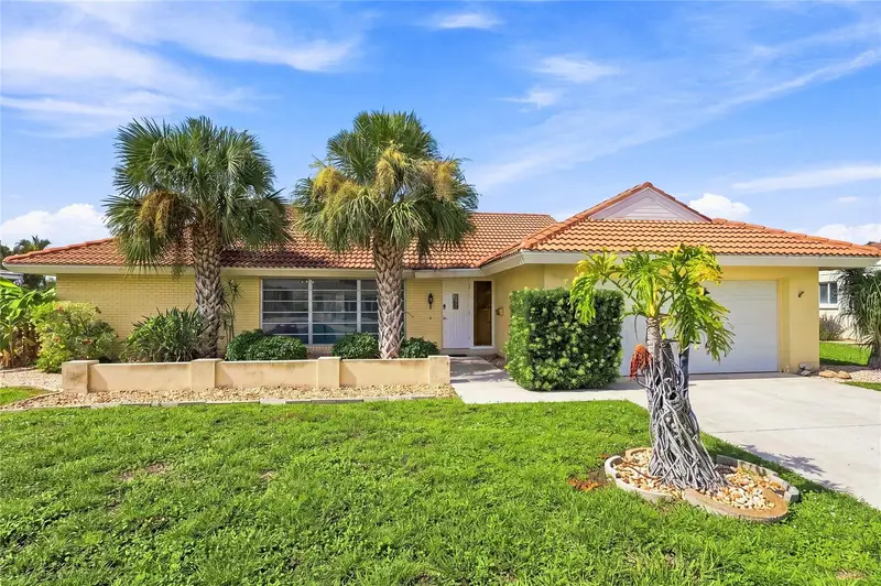 425 Belvedere Ct, FL