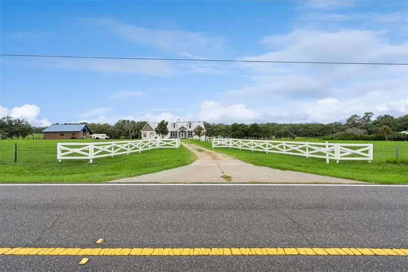 24920 Se Highway 450, FL