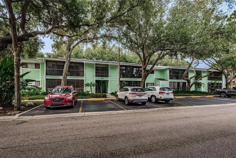 3295 Fox Chase Cir N #107, FL