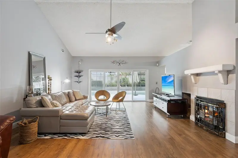 680 Tomlinson Ter, FL
