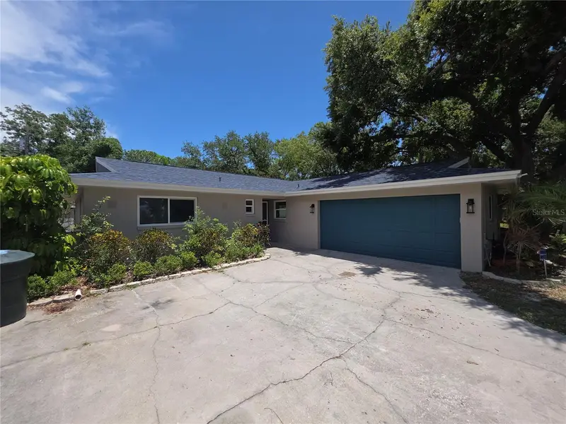 63 Oakwood Dr, FL