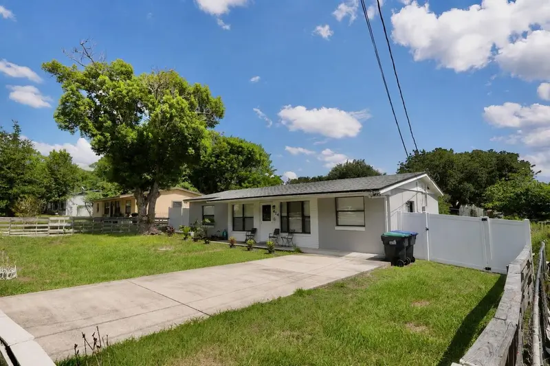 414 W Ella J Gilmore St, FL