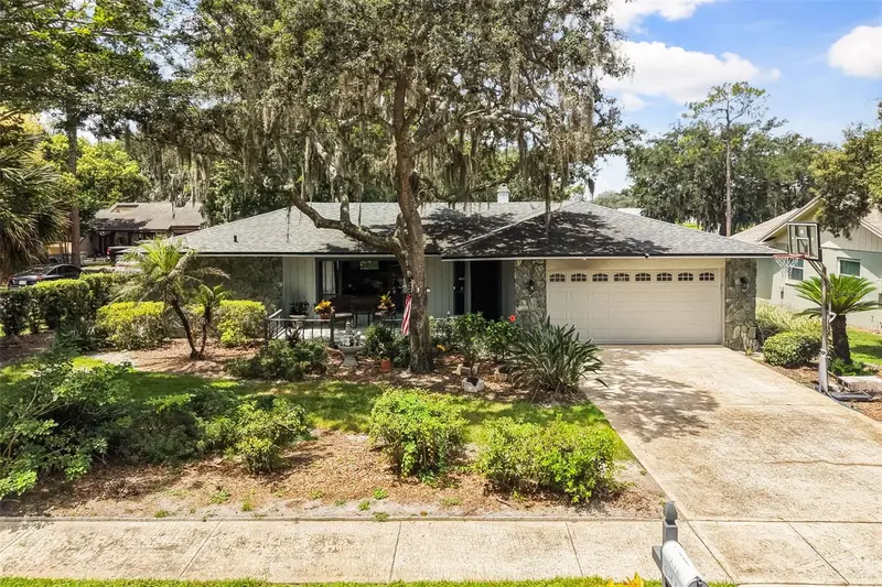 260 Queensberry Ct, FL