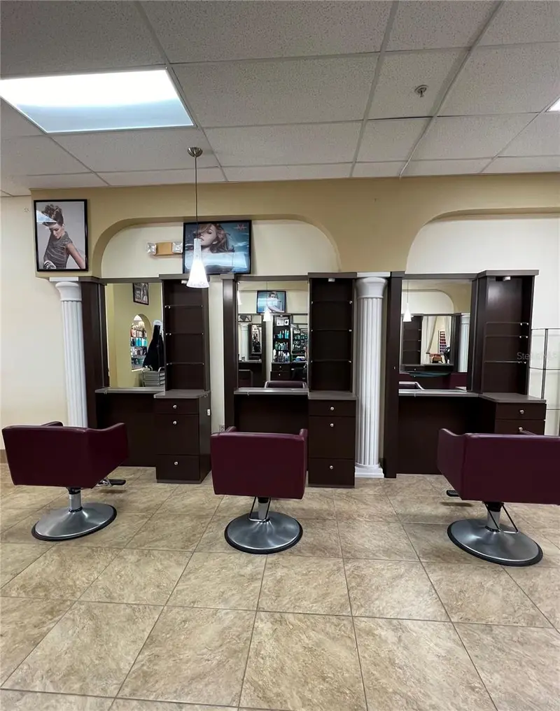 319 West Rd, FL
