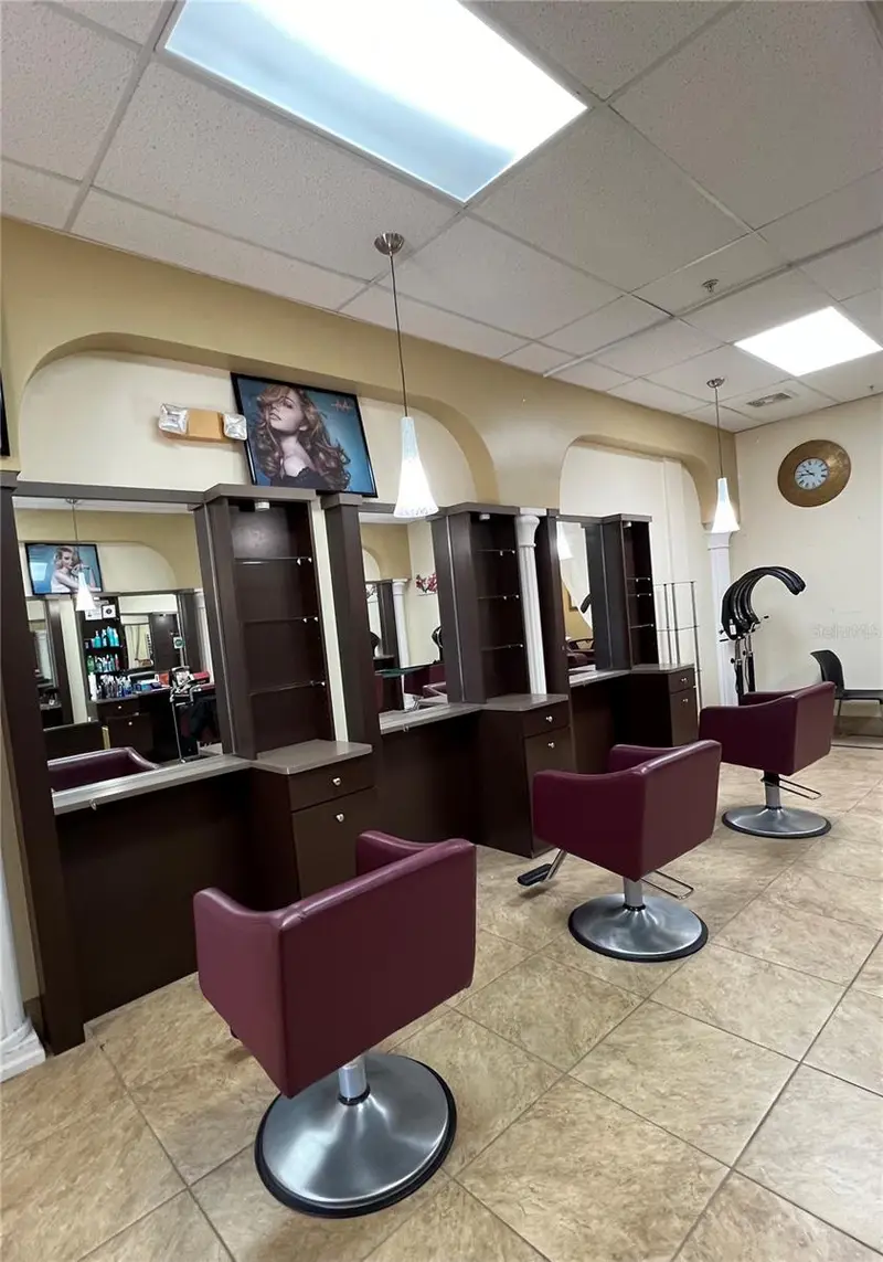 319 West Rd, FL