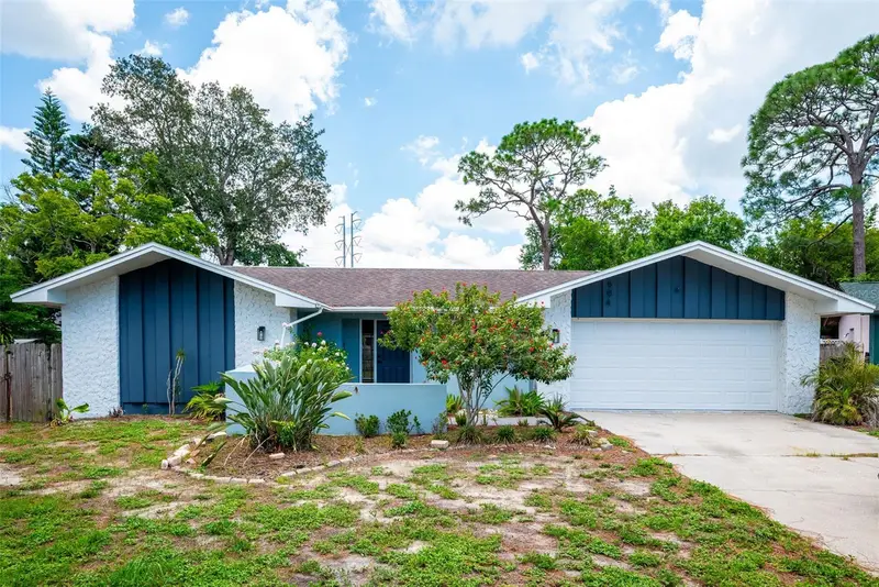 504 Bamboo Ct, FL