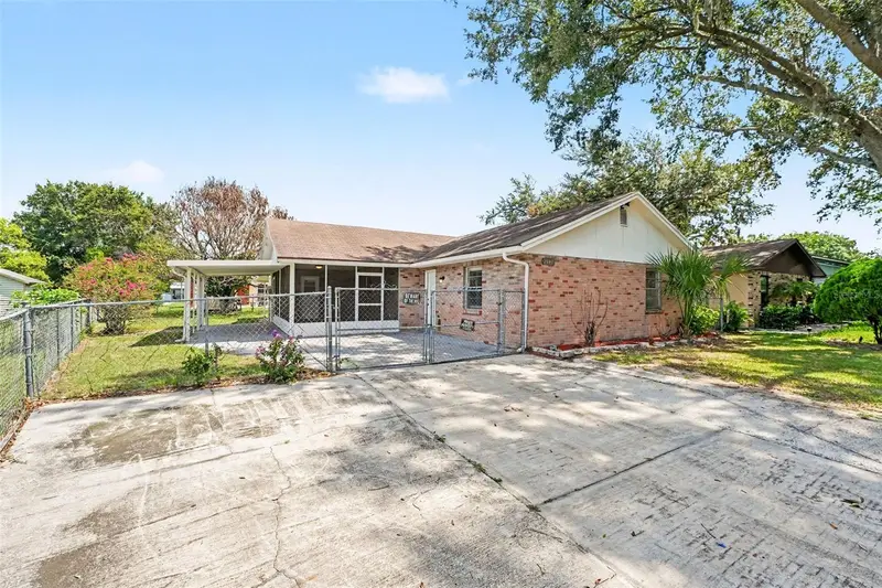 2047 Somerville Dr N, FL