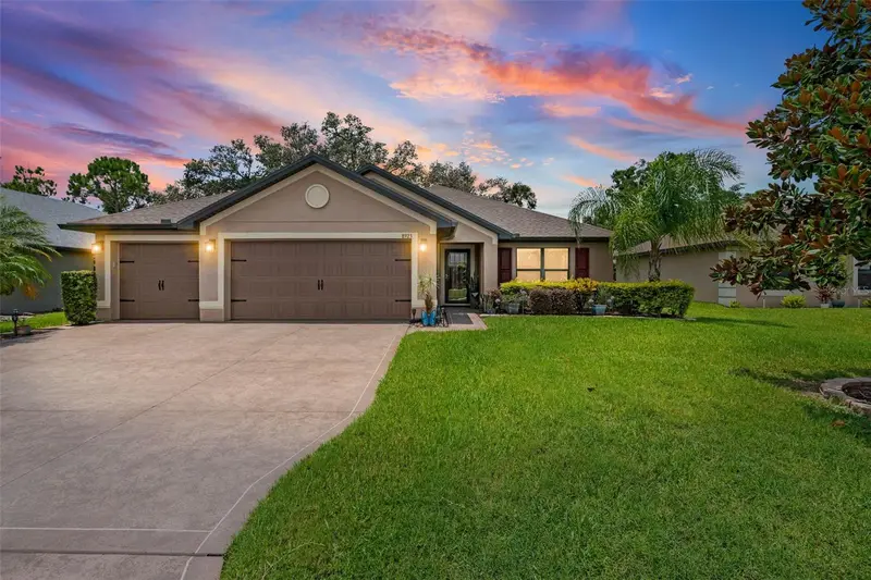 8923 49th Ave E, FL