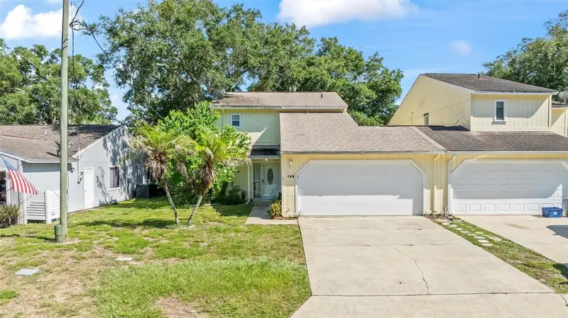 108 Northbrook Ln, FL