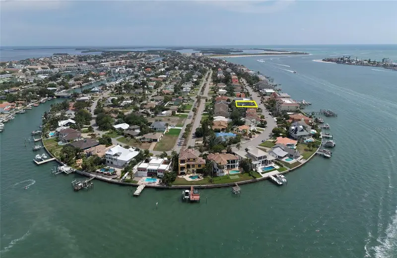 289 8th Ave N, FL
