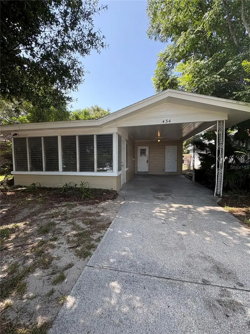 434 Avenue D Se, FL