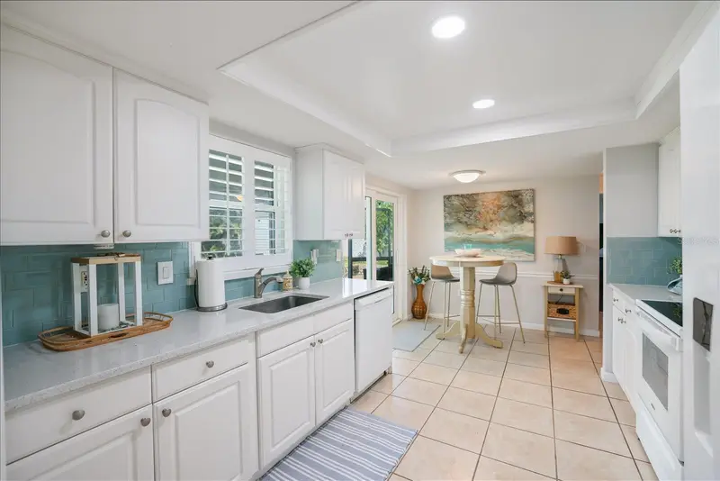 1330 Cambridge Dr, FL