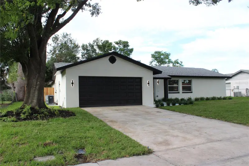 7015 Crestlake Dr, FL