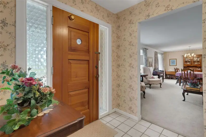 402 Aberdeen Ct N, FL