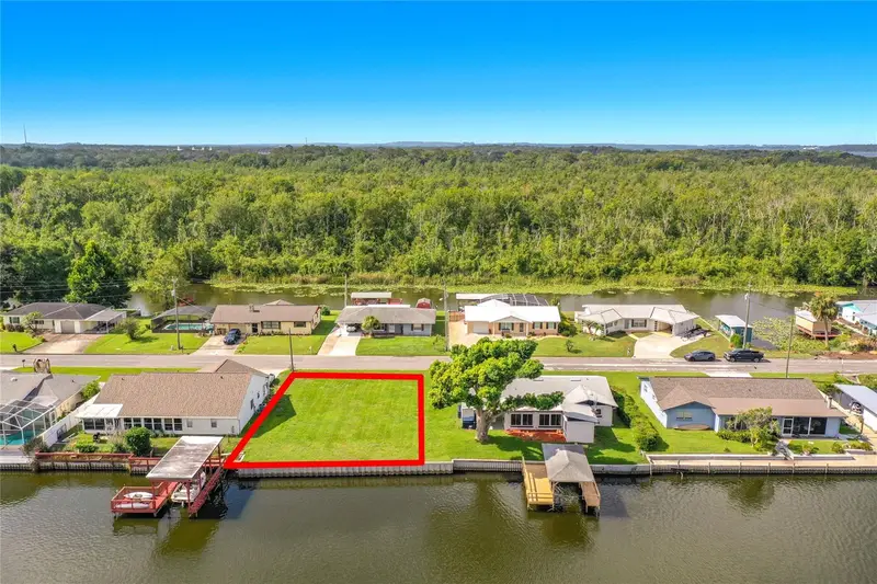 13233 Country Club, FL